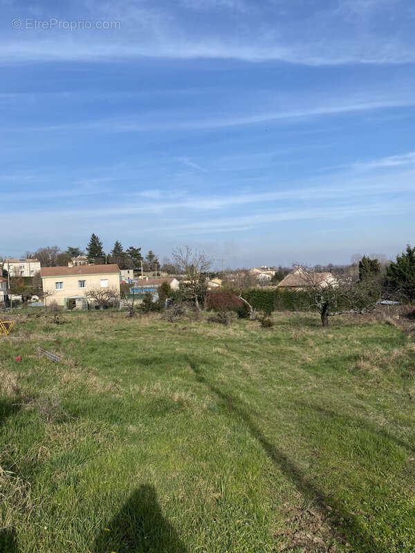 Terrain à DAVEZIEUX