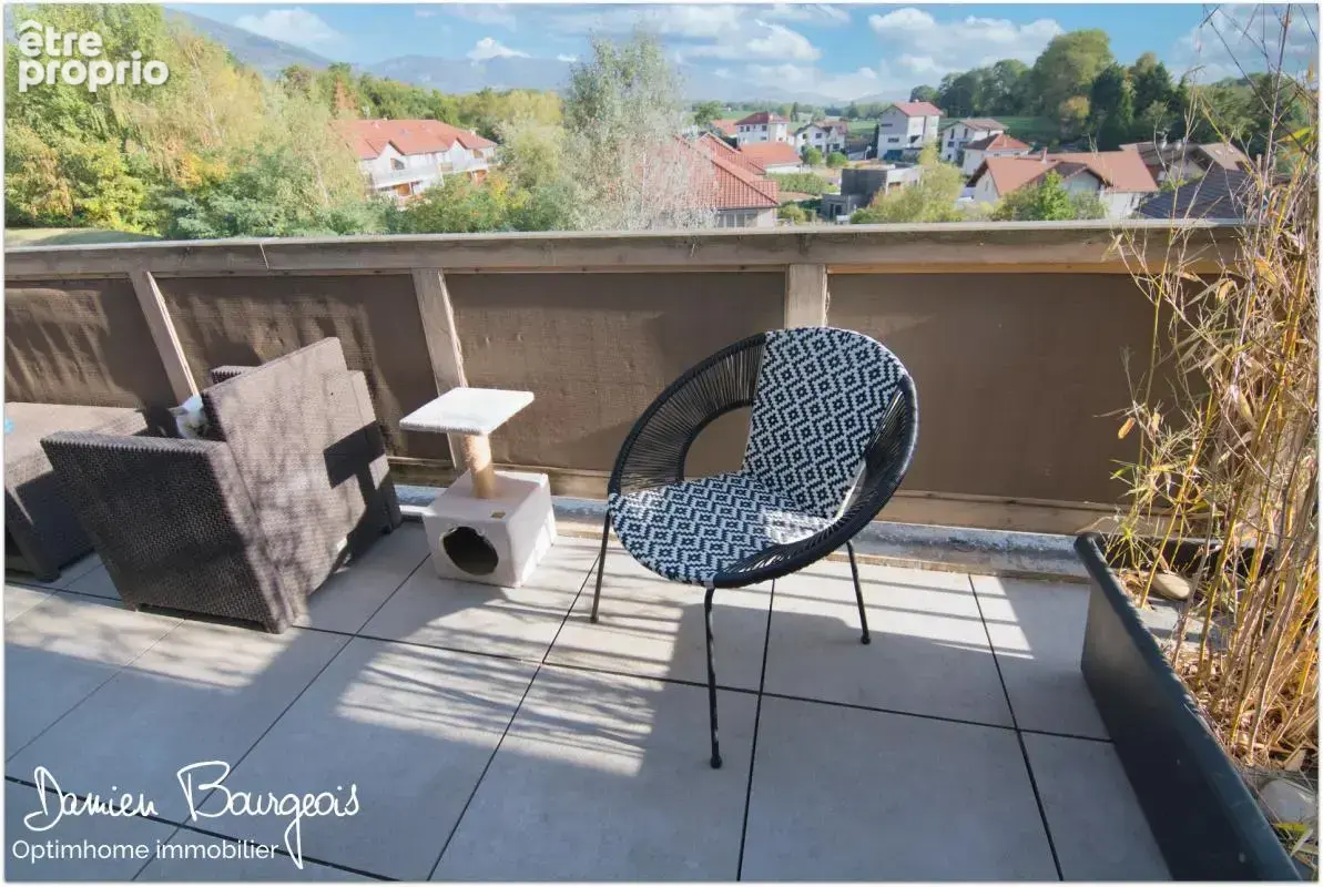 T4 89 m² – Dernier étage, balcon et place privative - photo 5