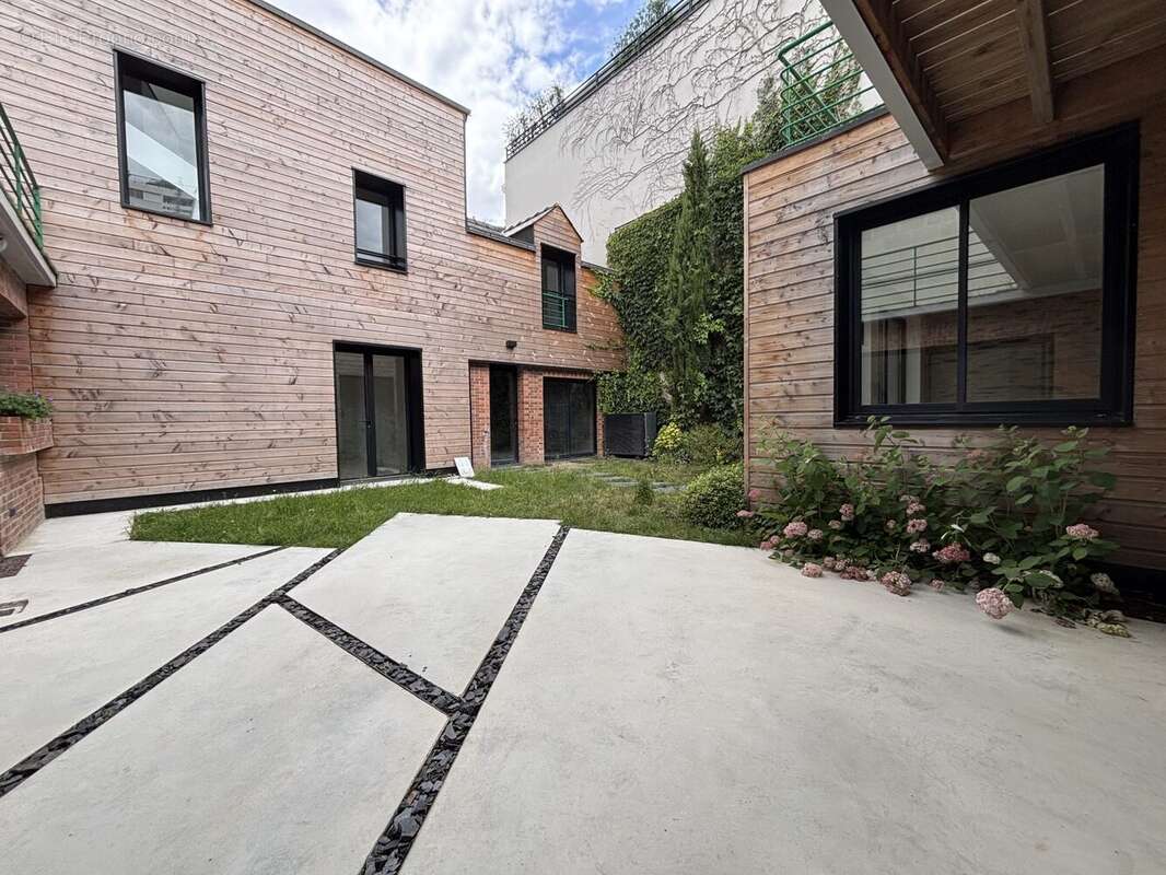 Maison 223 m² à Angers  - photo 4