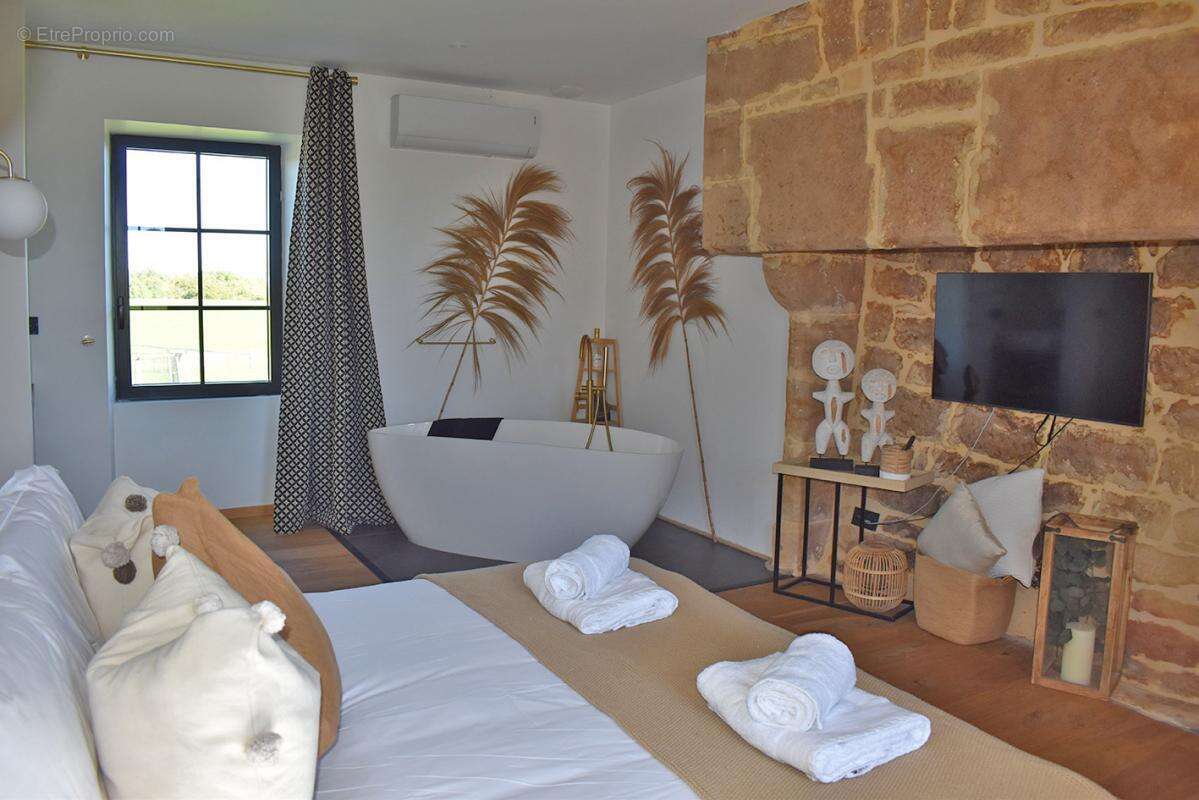 Maison à SAINT-GENIES