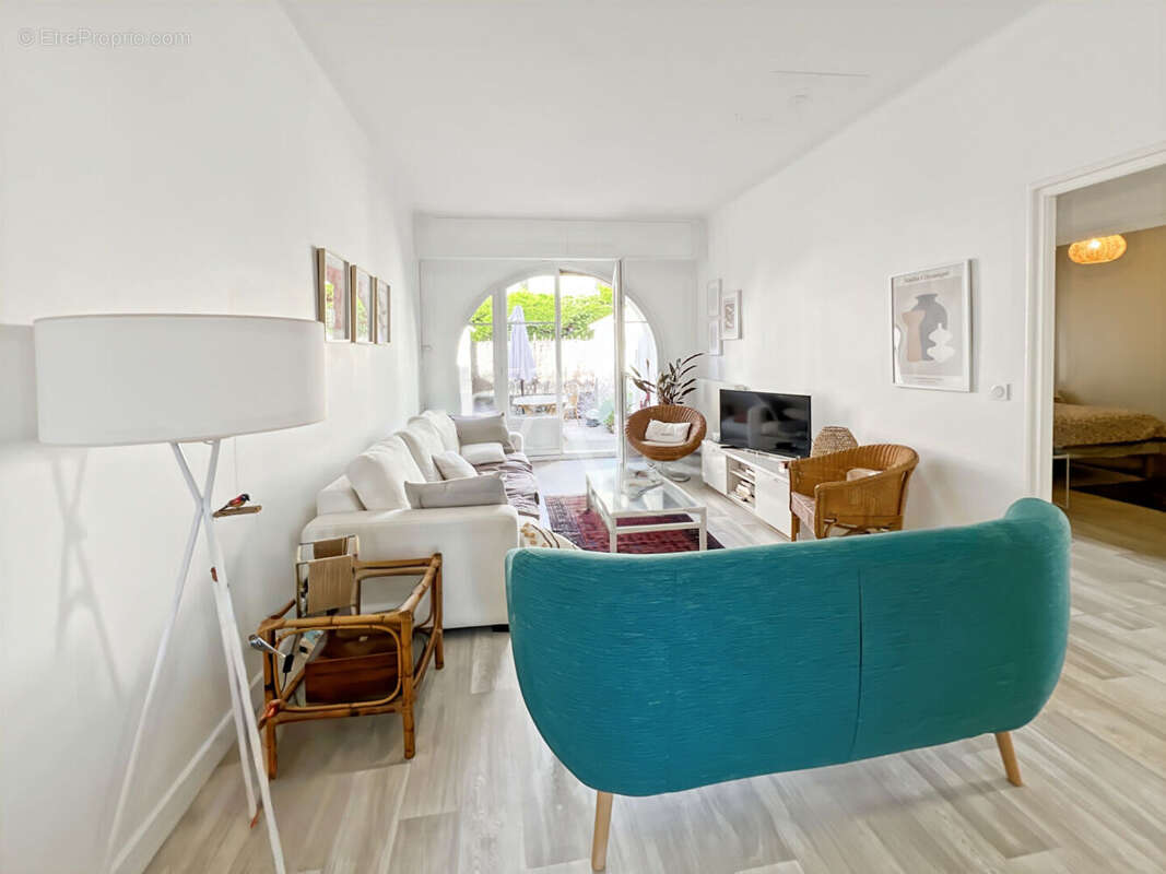 LE CANNET Maison indépendante de caractère avec 2 appartements et jardin - photo 2