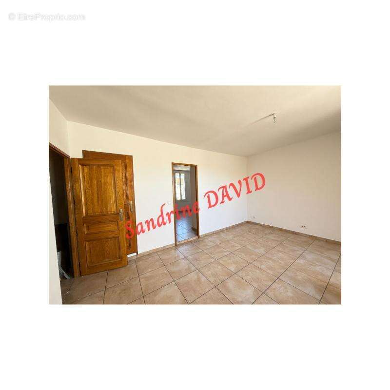 Appartement à PORT-SAINT-LOUIS-DU-RHONE