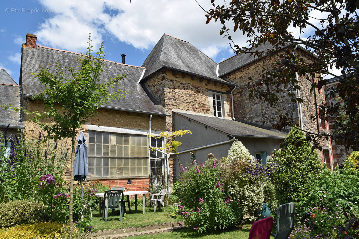 Maison à SAINT-MEEN-LE-GRAND