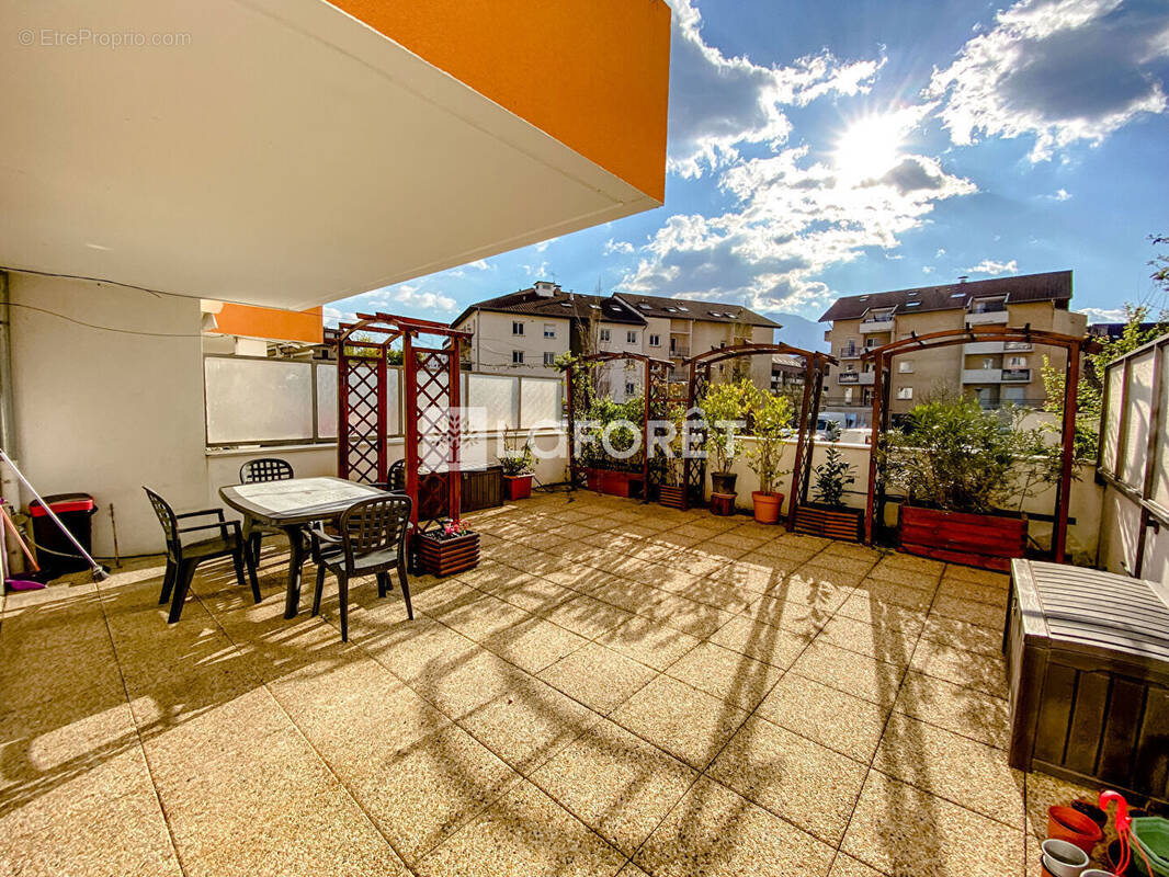 Appartement à SAINT-MARTIN-D'HERES