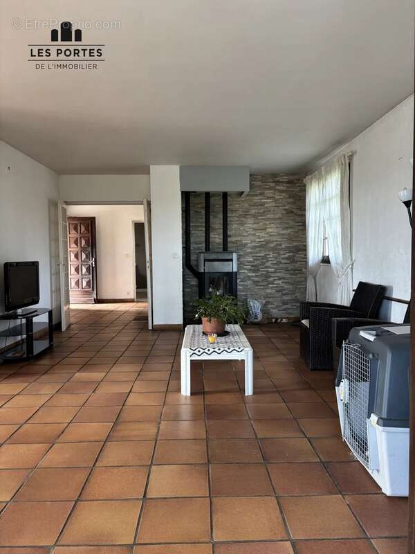 Maison à PRUNAY-SUR-ESSONNE