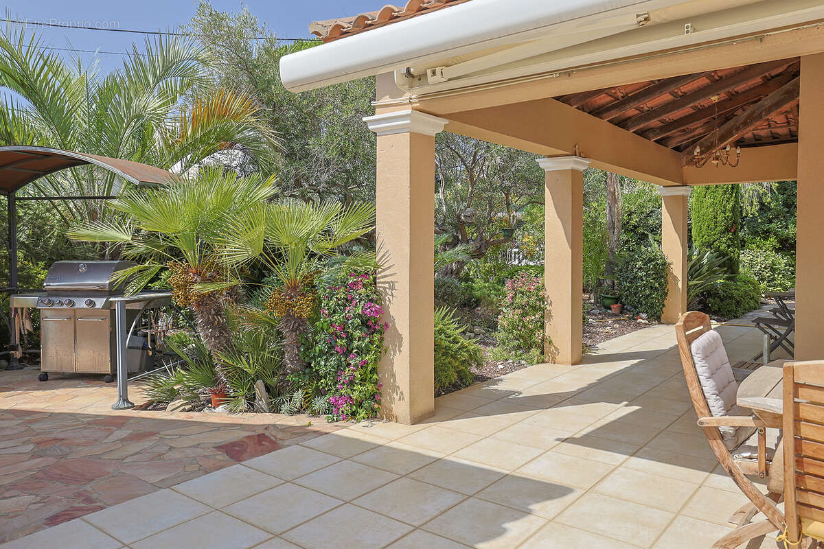 Maison à CARQUEIRANNE