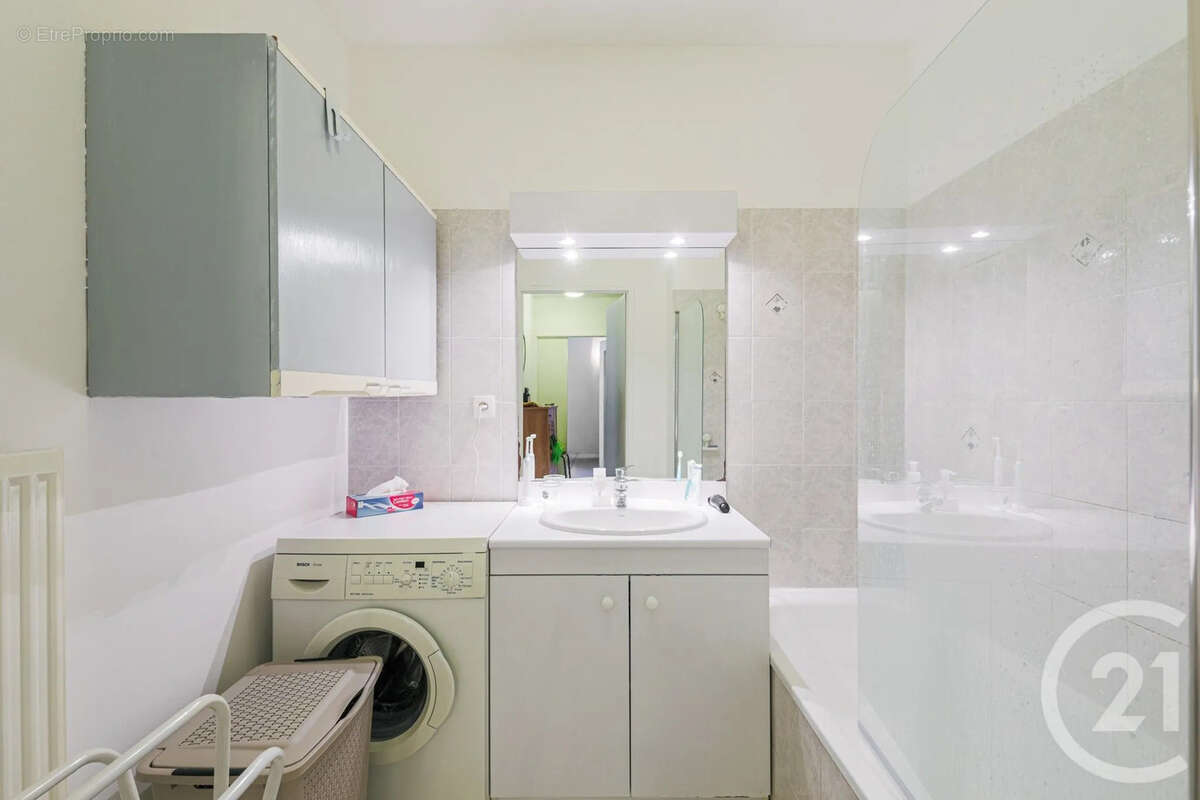 Appartement à FONTAINE