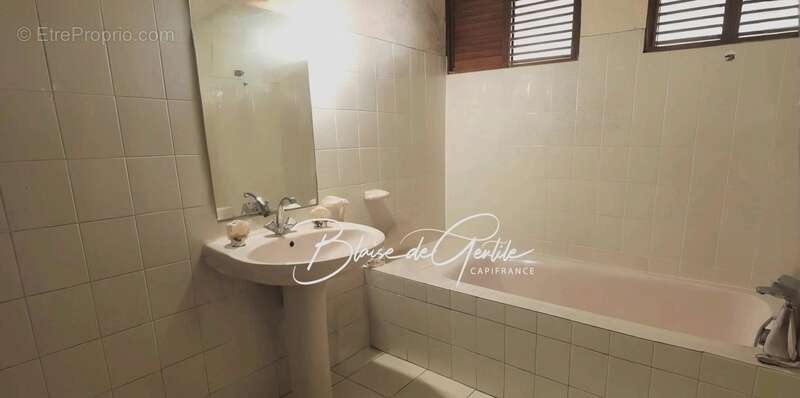 Maison à BAIE-MAHAULT