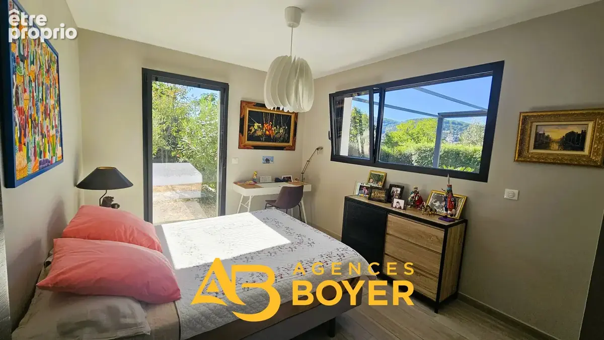 Villa contemporaine de plain-pied avec vue panoramique exceptionnelle sur Le Beausset   Classe énergétique A - photo 11