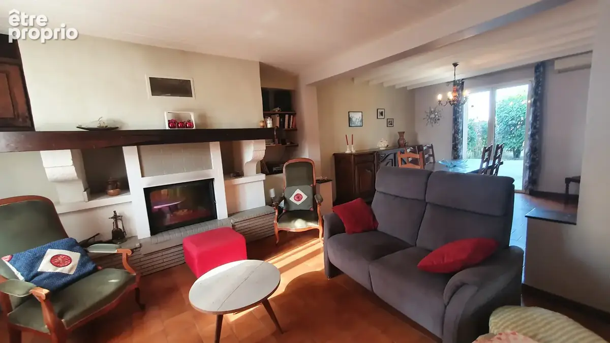 En vente à Hagetmau : maison avec 7 pièces - photo 3