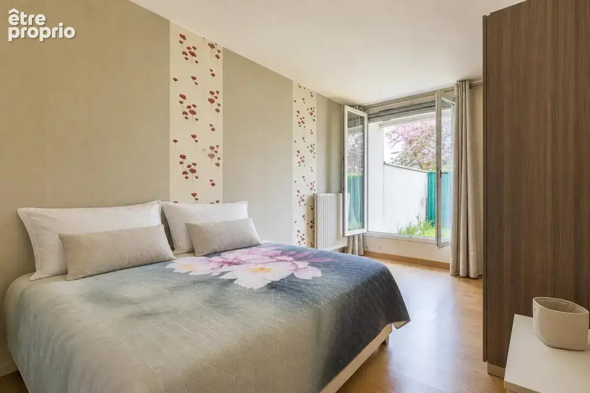 Comme une maison – 4 chambres, jardinet privatif & box – - photo 8