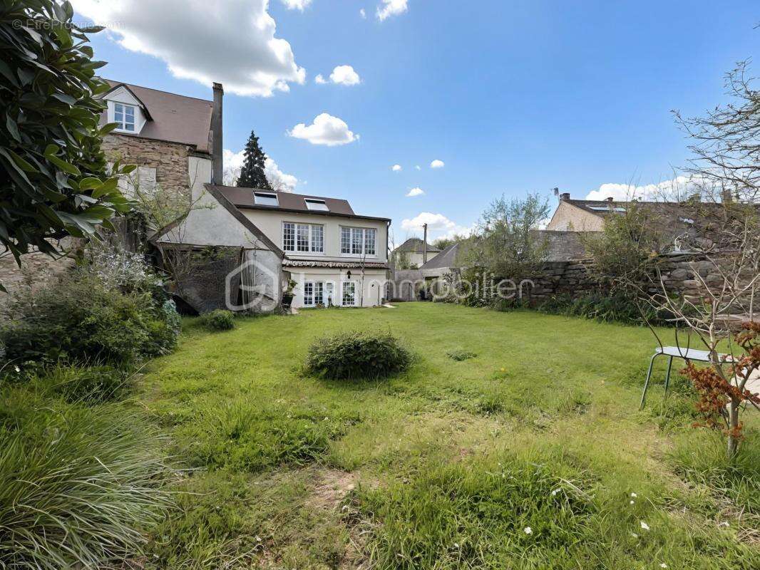 Maison à FONTENAY-LES-BRIIS