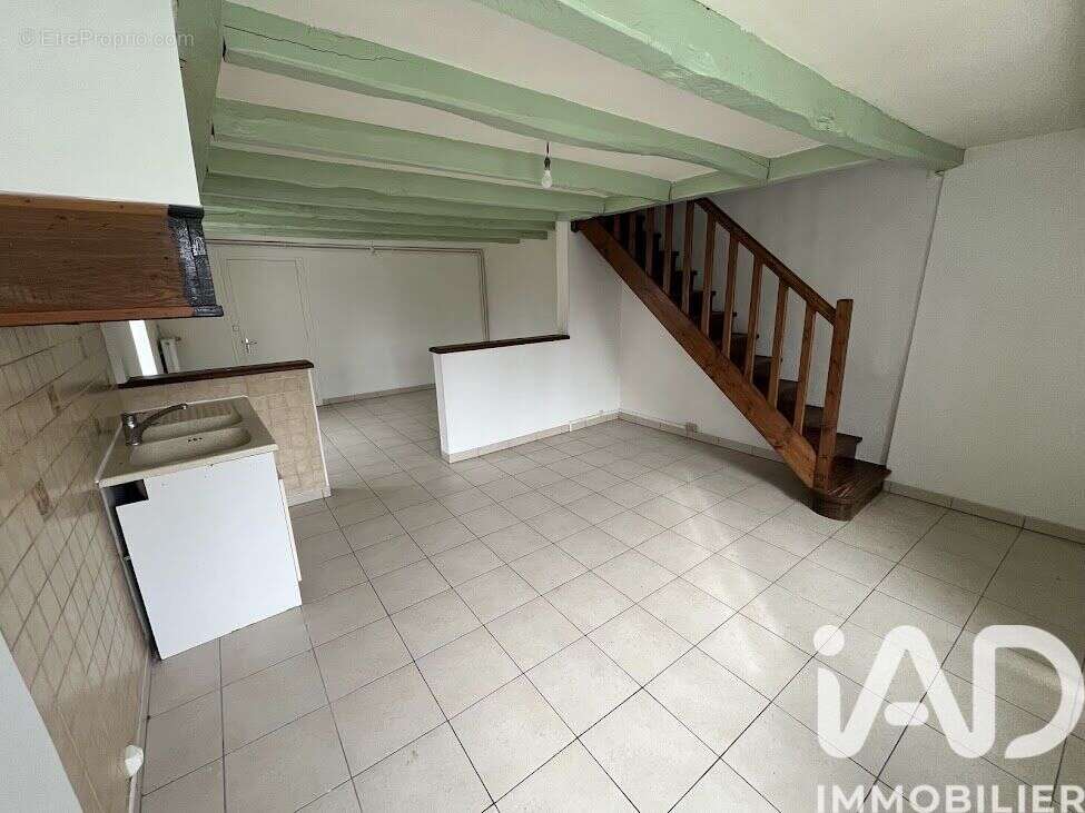 Maison 89 m² à Pageas  - photo 4