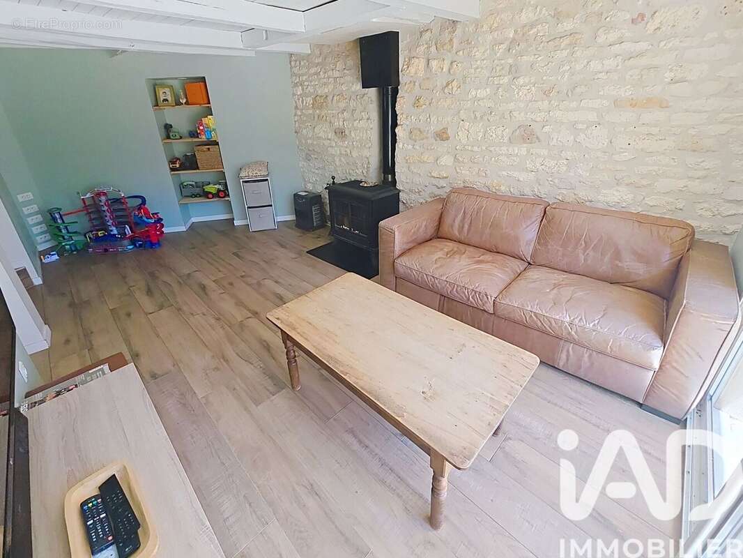 Maison 92 m² à Bouex  - photo 2