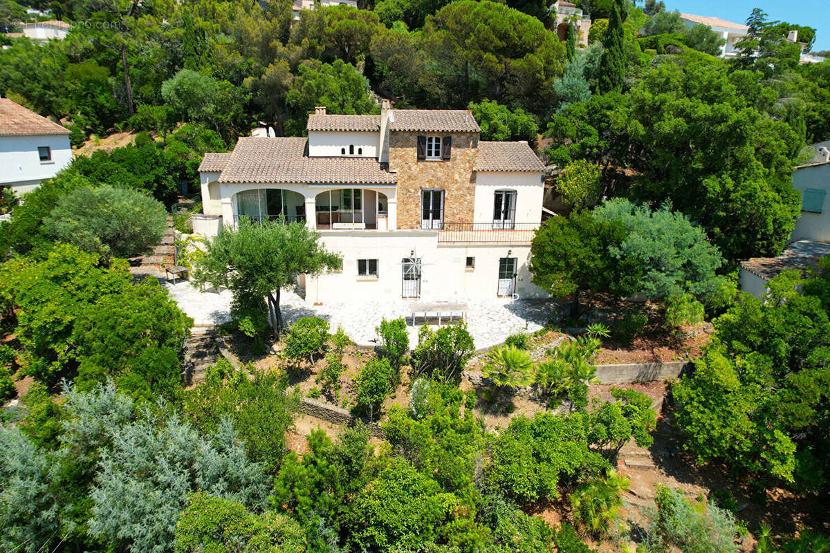 Maison à LES ISSAMBRES