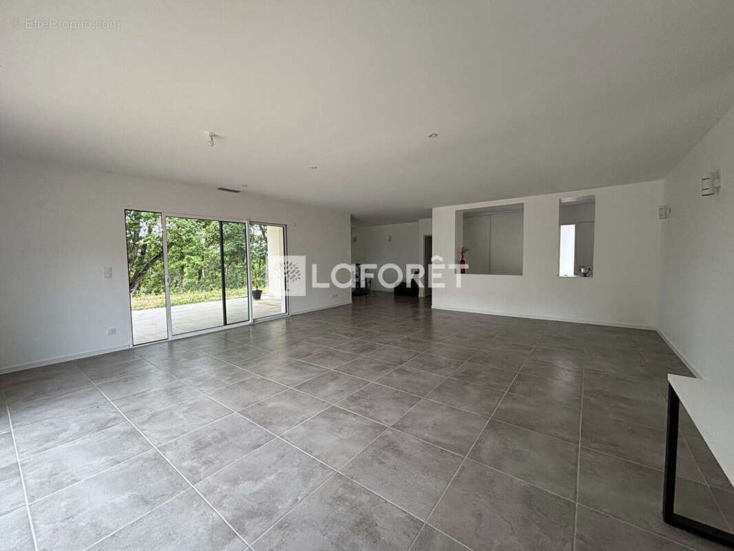 Maison à MONCLAR-DE-QUERCY