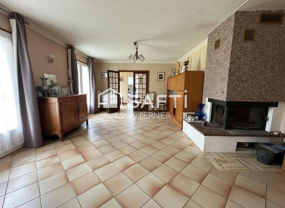 Photo 5 - Maison à NOUAILLE-MAUPERTUIS