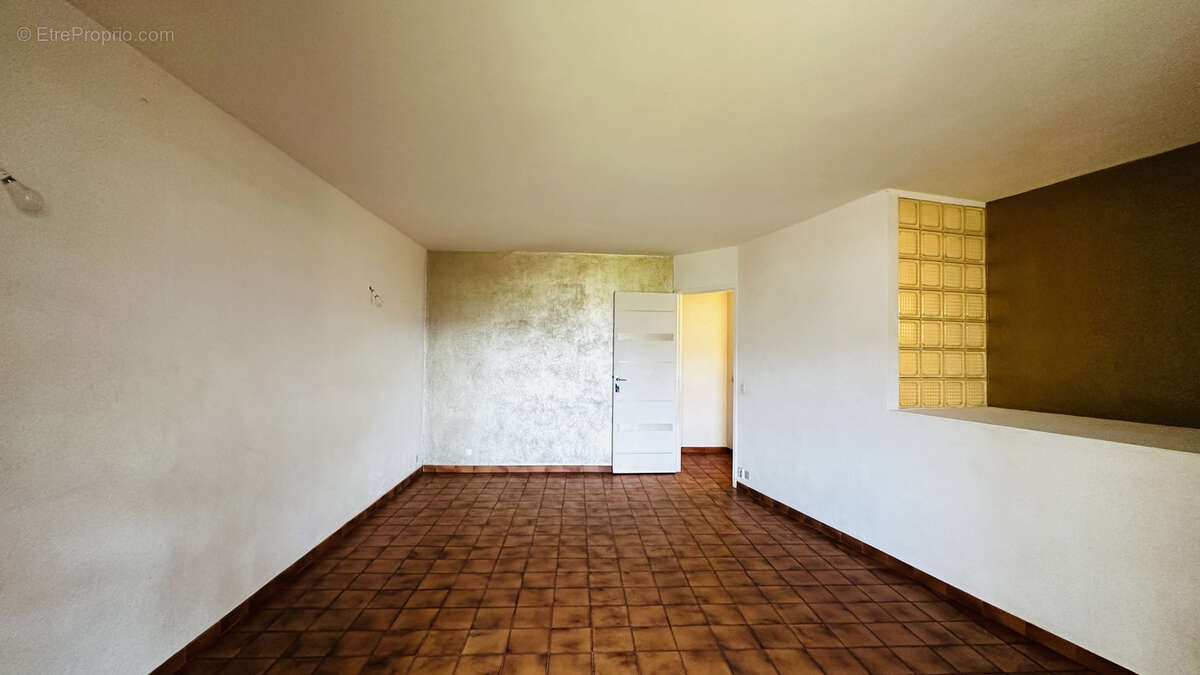 Maison T4 avec mini-piscine et deux parkings - photo 6