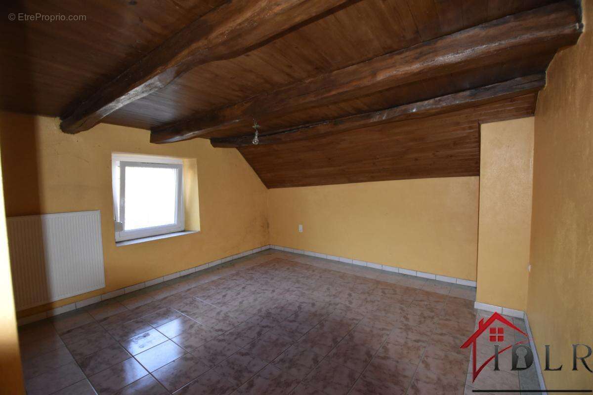 Maison à FONTAINE-LES-CLERVAL