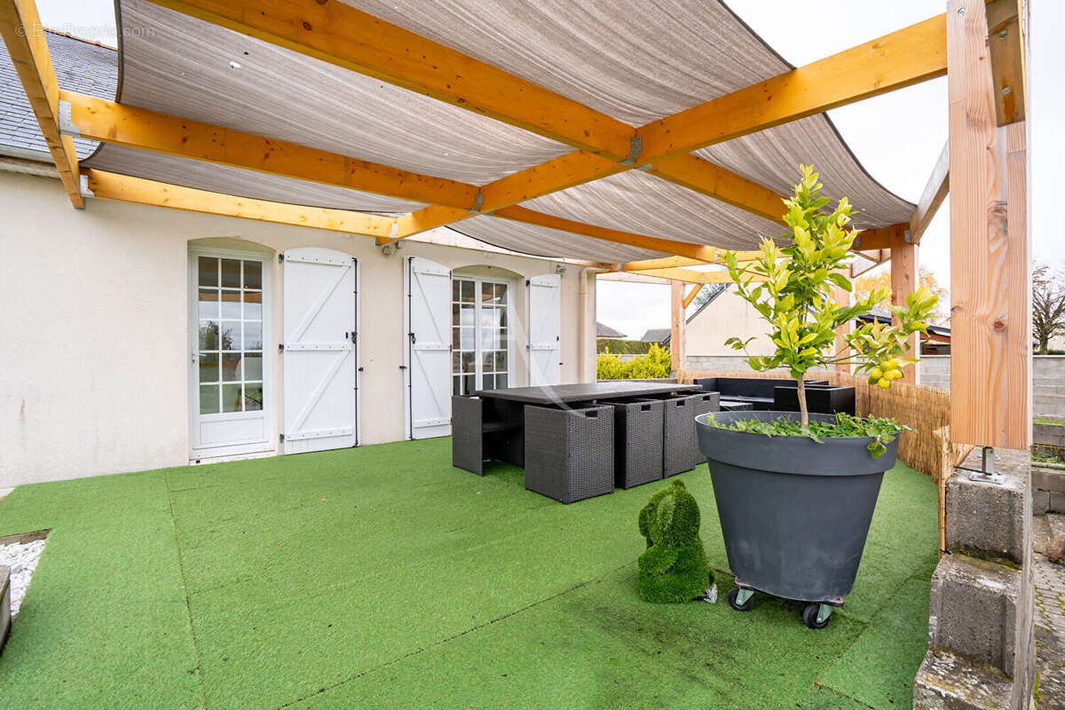 Maison à MONTREUIL-BELLAY