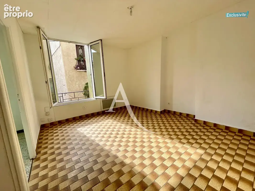 Clermont-l'hérault centre - t4 de 80 m² - 3 chambres - l'intégralité du 1er étage - fort potentiel - photo 2