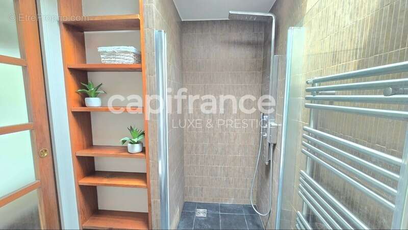 Appartement à PARIS-8E