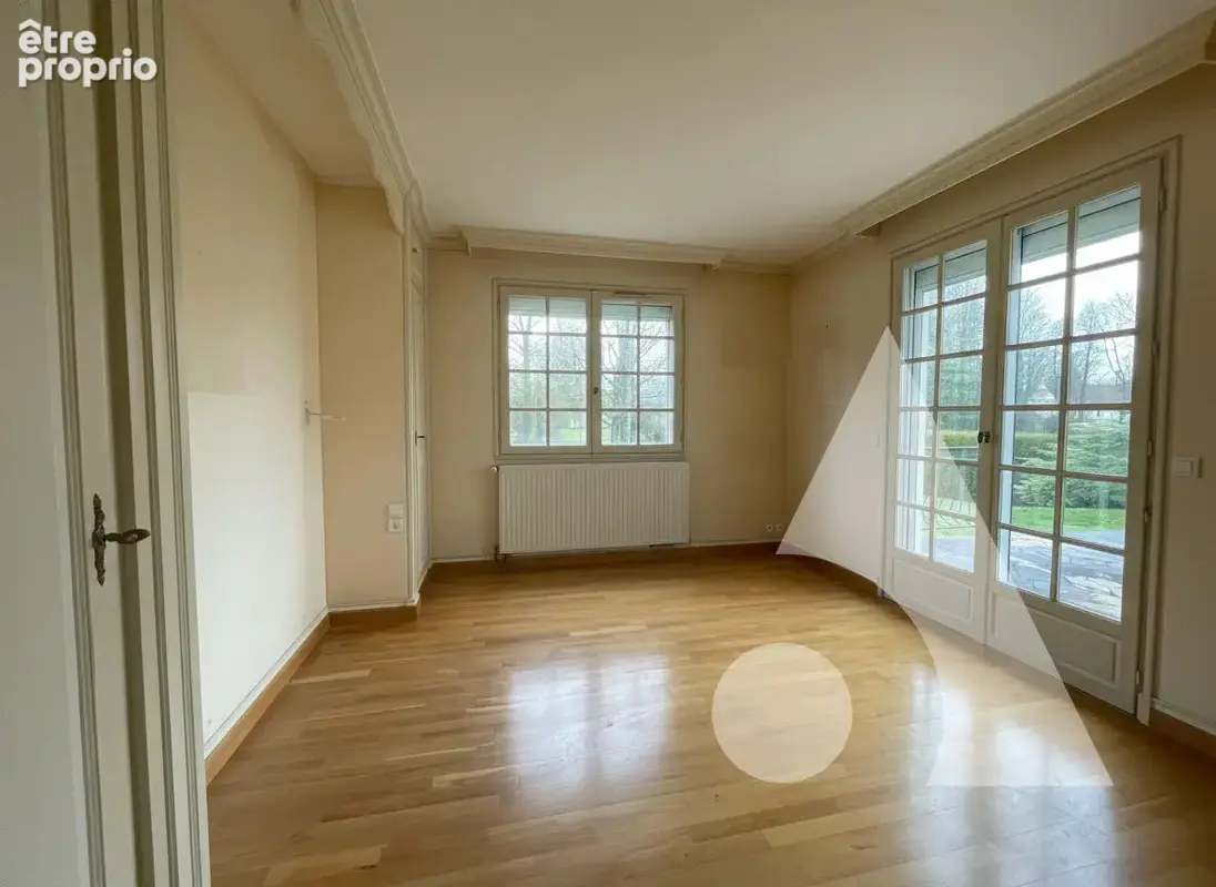 Maison Fontaine Les Grès 8 pièce(s) 295 m2 6 chambres - photo 6