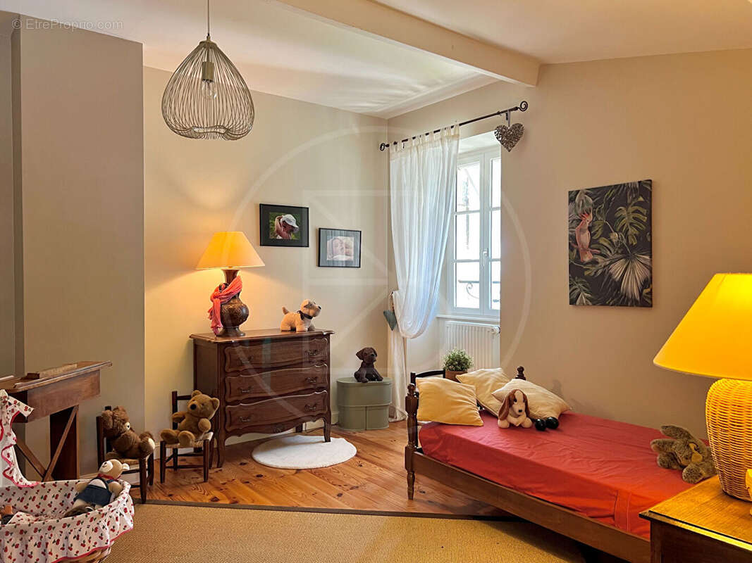 Maison à FRONSAC