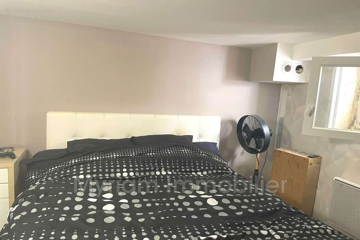 Maison à SAINT-CEZAIRE-SUR-SIAGNE