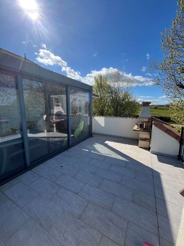 Maison à POUGNE-HERISSON