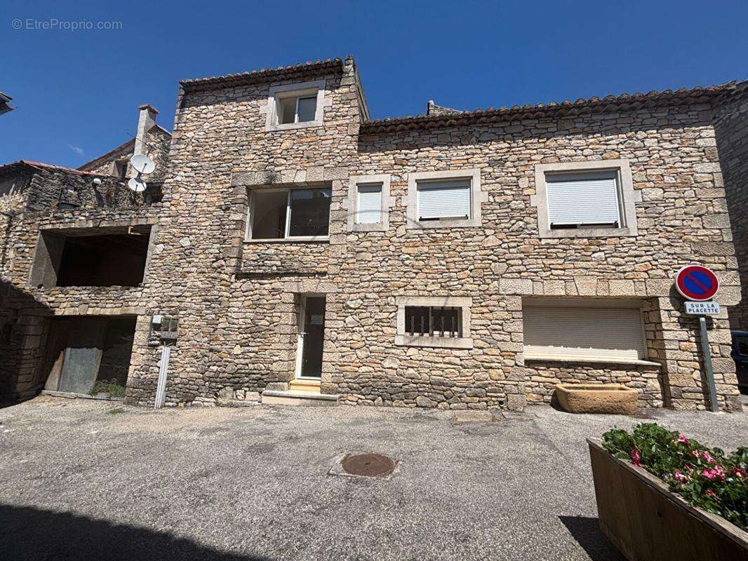 Maison à BARJAC