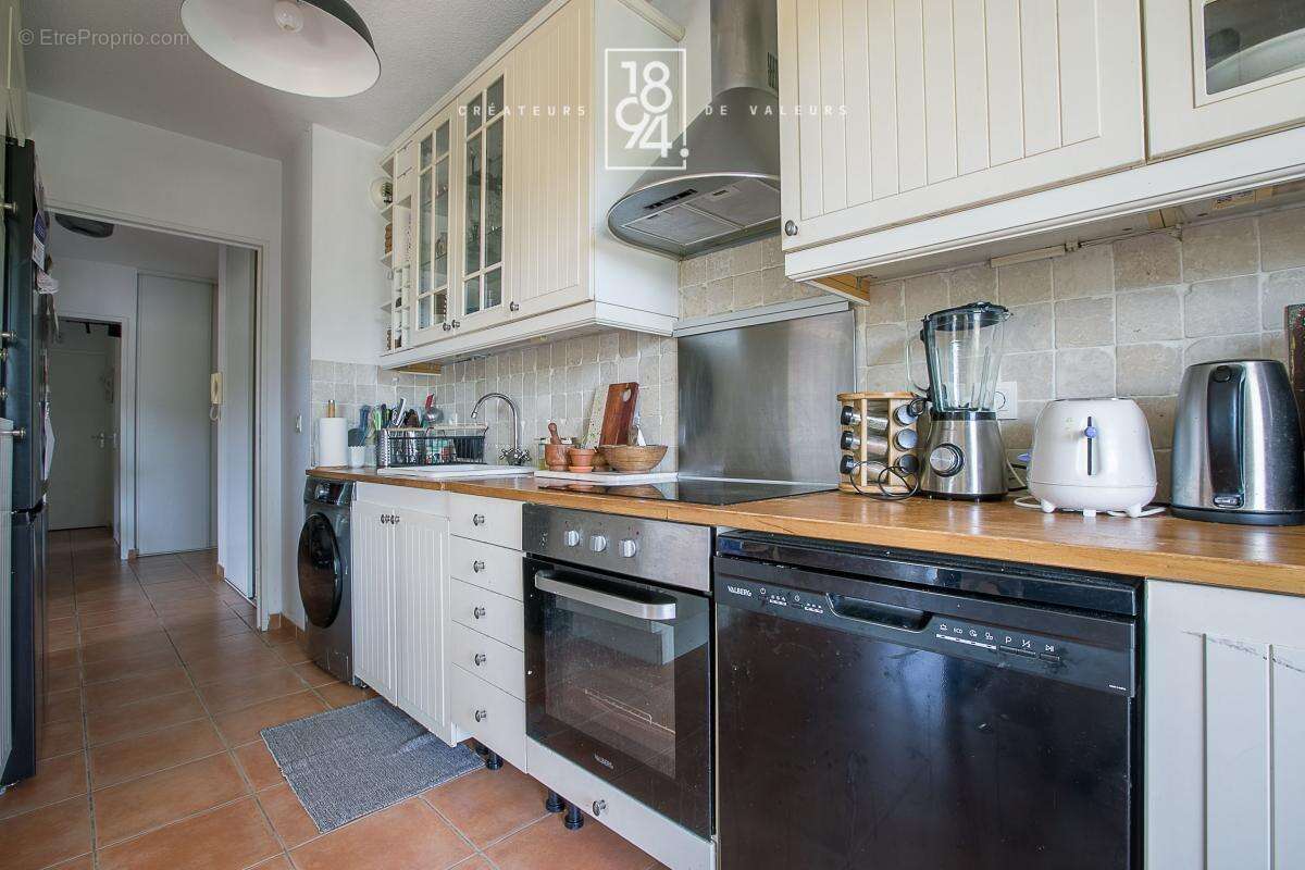 Appartement T3 à vendre Aix La Duranne (13100)  69 m²  Terrasse 14m2 I Parking - photo 10
