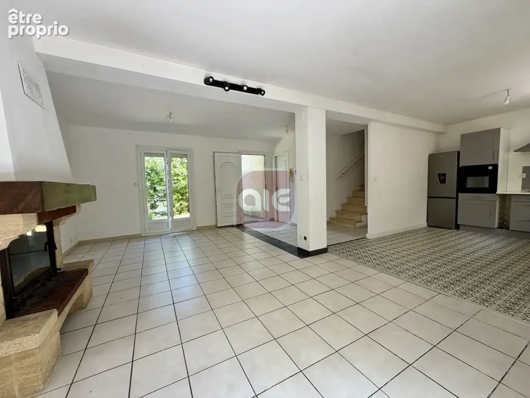 EXCLUSIVITÉ A.I.E. ! : Villa T4 en impasse sur une parcelle piscinable de 400 m2 - photo 4
