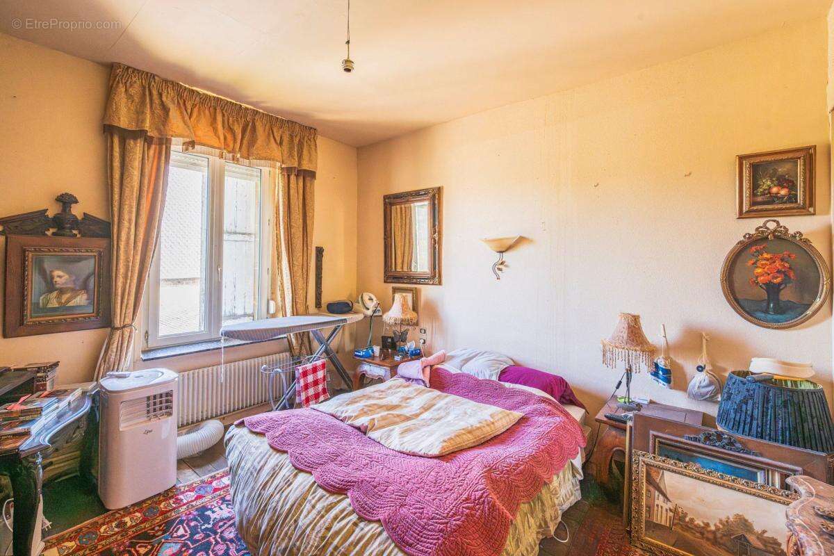 Maison 6 pièces avec jardin et terrasse secteur Mézières - photo 6