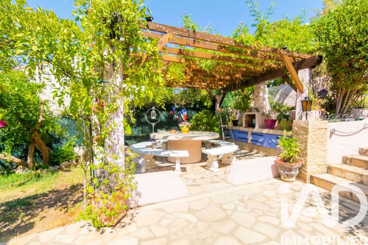 Photo 4 - Maison à ROQUEBRUNE-SUR-ARGENS