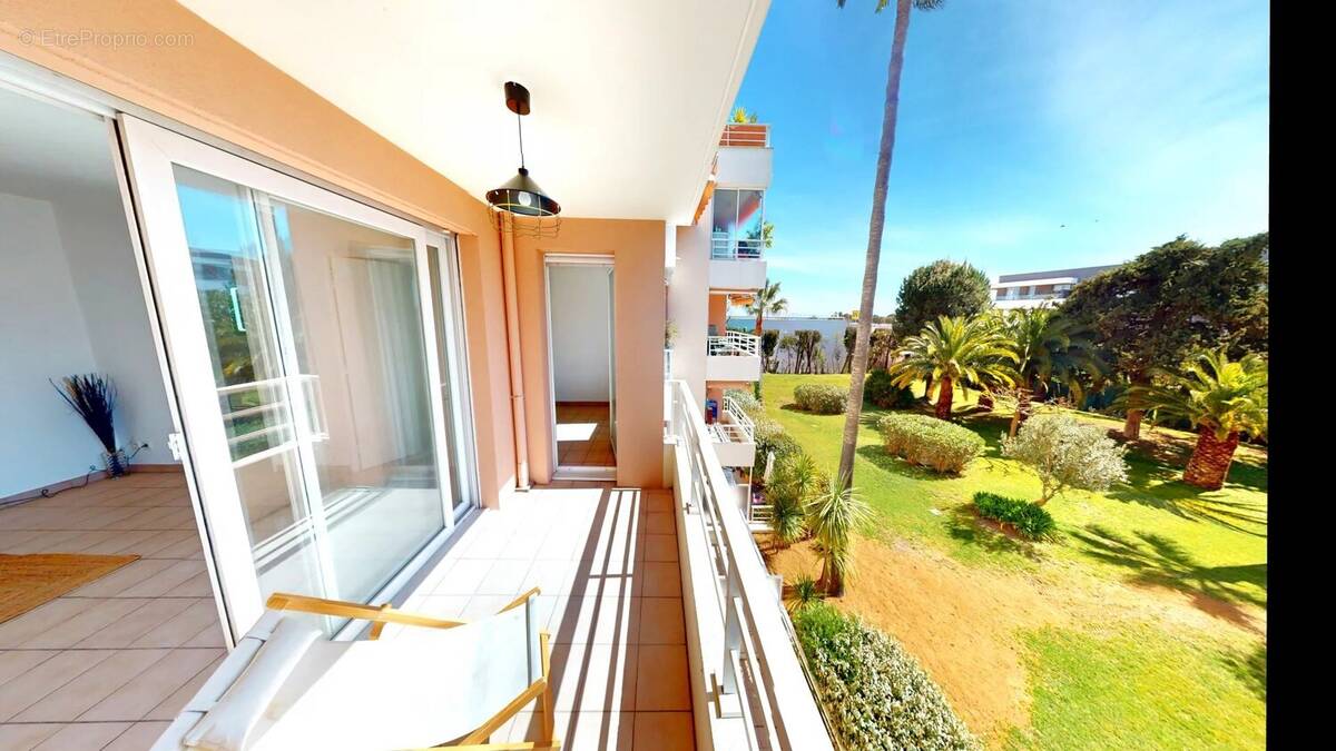 Appartement à VILLENEUVE-LOUBET