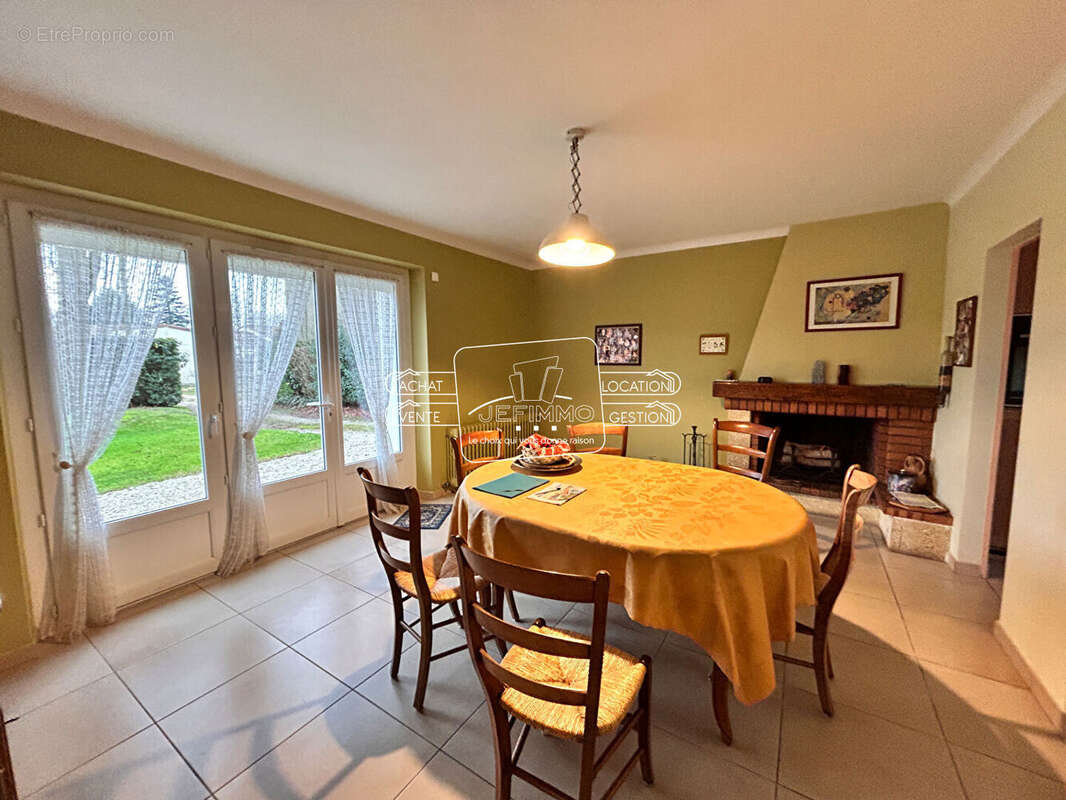 Maison à SAINT-JULIEN-DE-CONCELLES