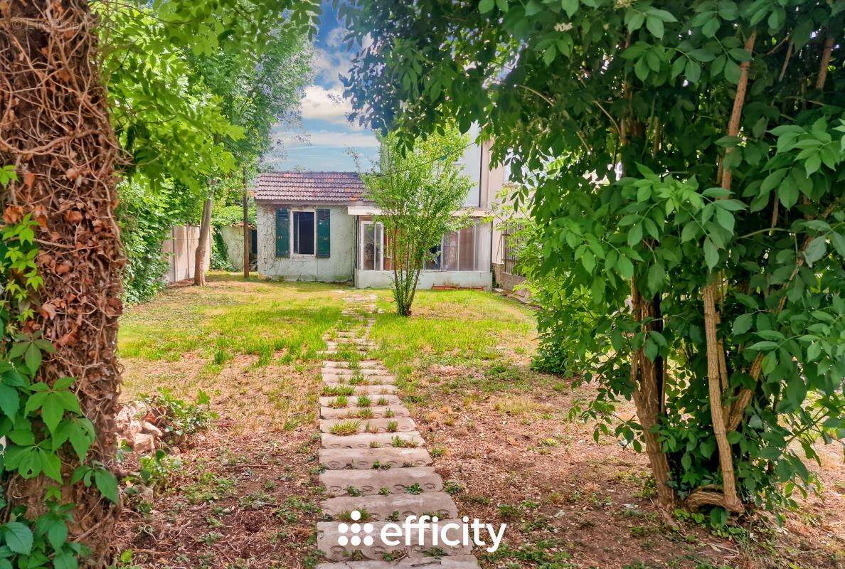 Maison à PONTAULT-COMBAULT