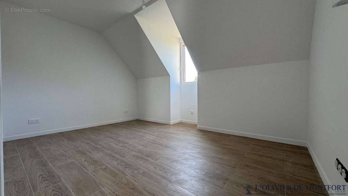 Maison à LE PERRAY-EN-YVELINES