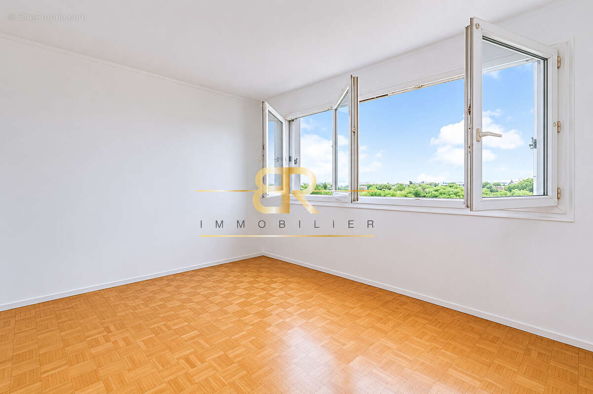 Balcon / lumineux / vue dégagée / parking - photo 8