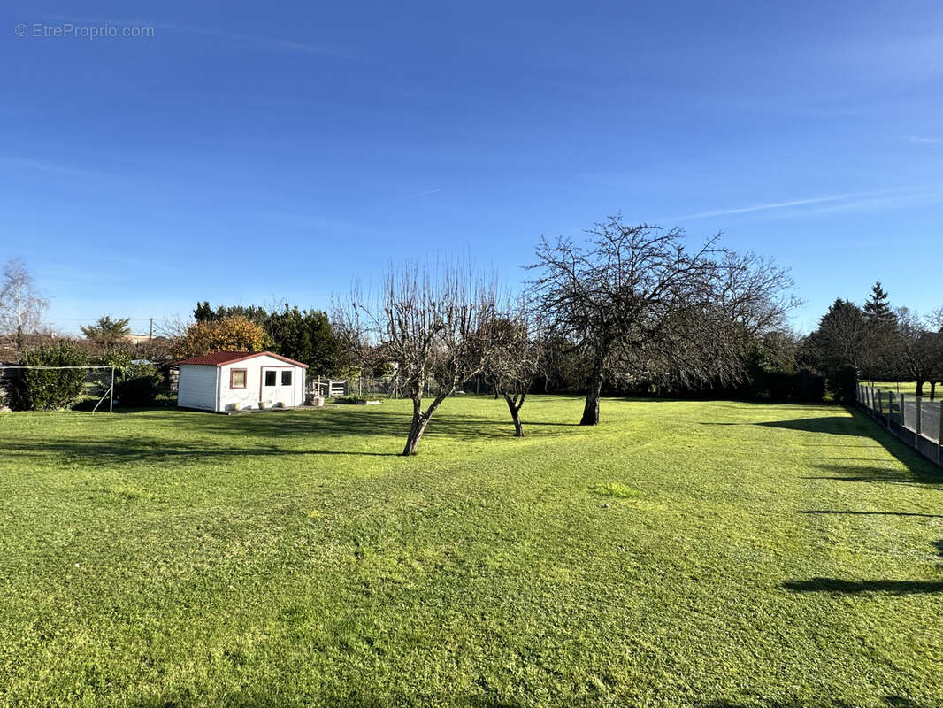 Maison à BARBEZIEUX-SAINT-HILAIRE