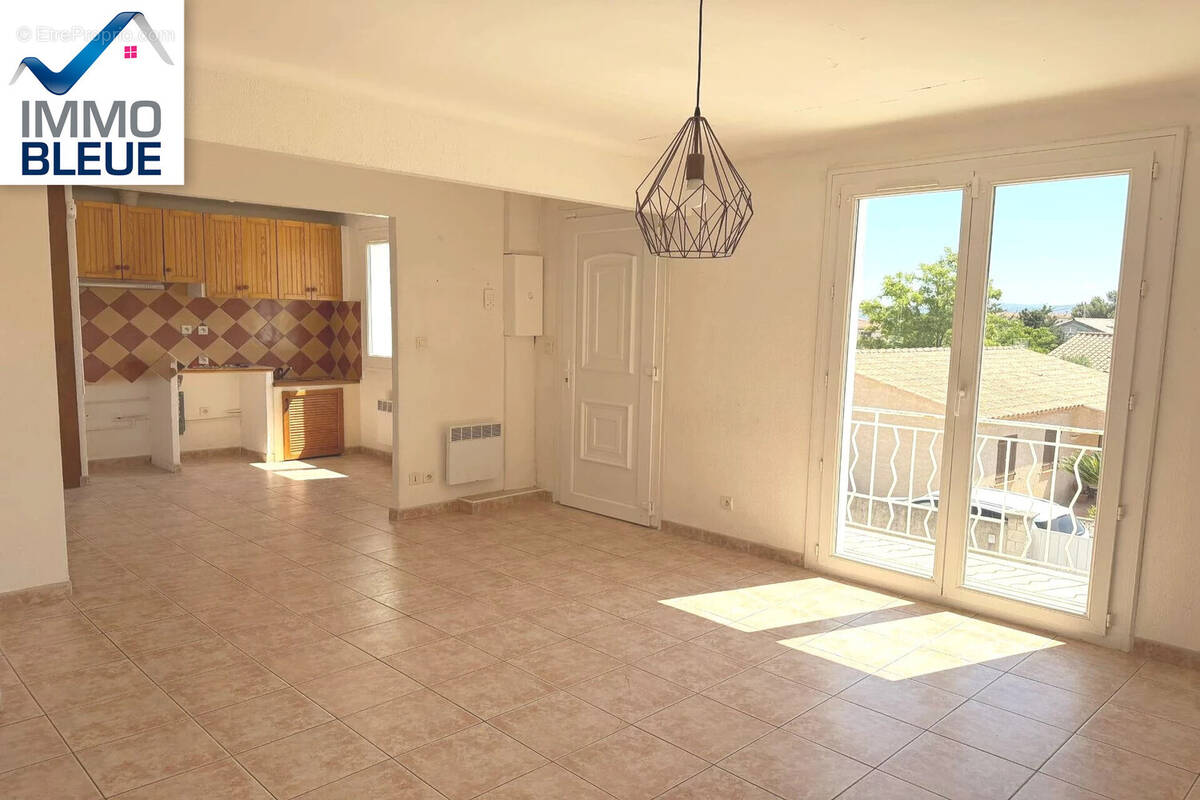 Appartement à CHATEAUNEUF-LES-MARTIGUES
