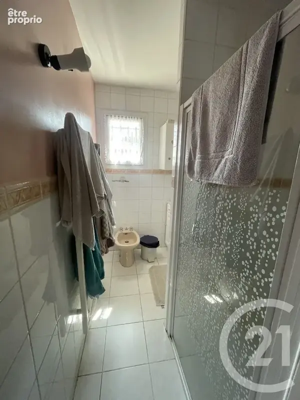 Maison 94 m² à Saint-Seurin-Sur-L'isle  - photo 4