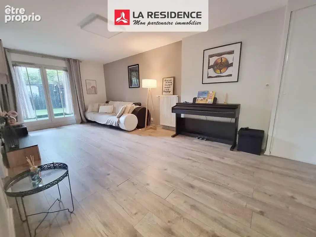 Appartement 75 m² à Stains  - photo 2