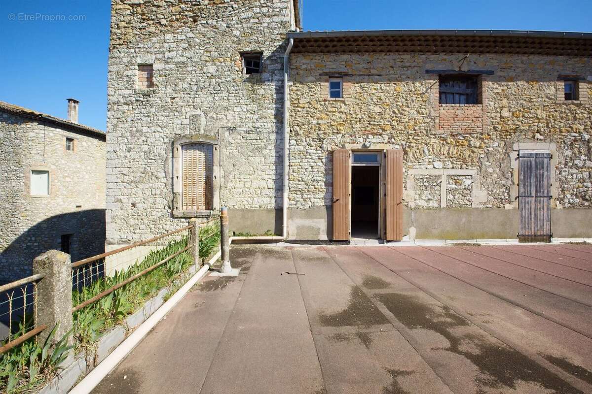 Appartement à SAINT-HILAIRE-DE-BRETHMAS