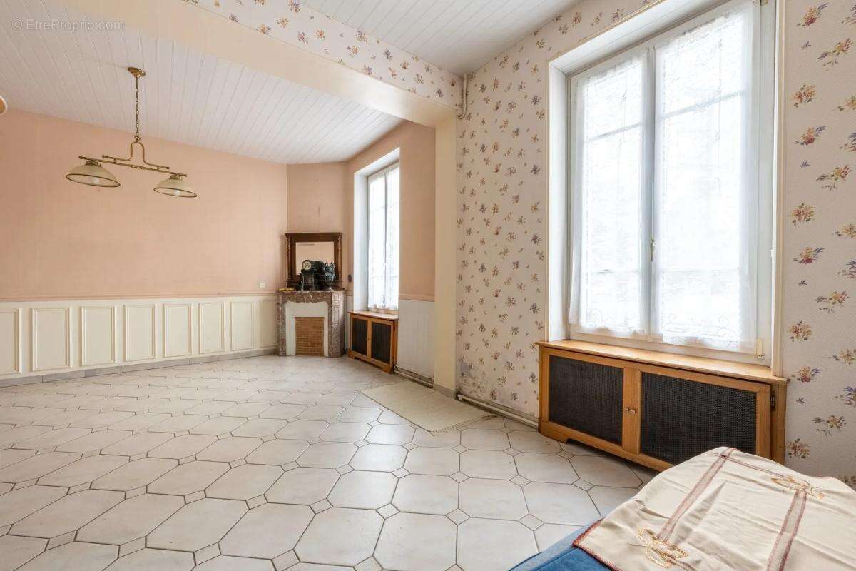 Maison ancienne 5 pièces avec grand terrain loué - photo 5