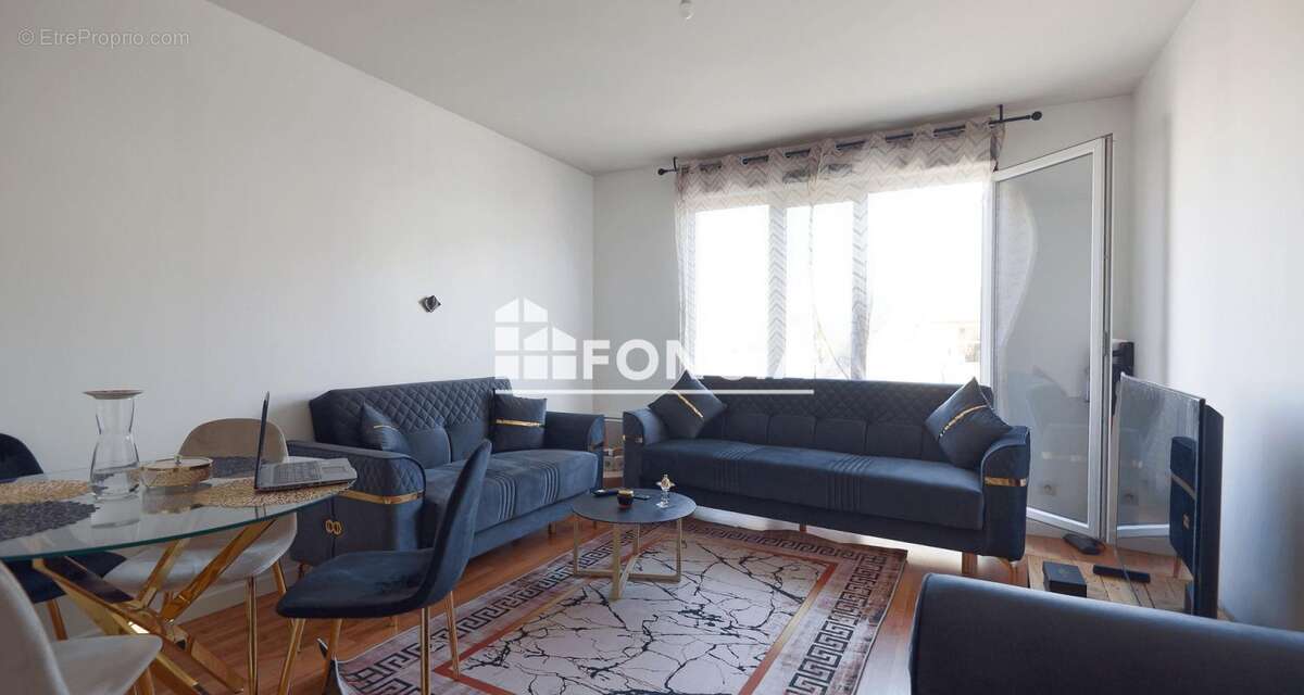 Appartement à CORBEIL-ESSONNES