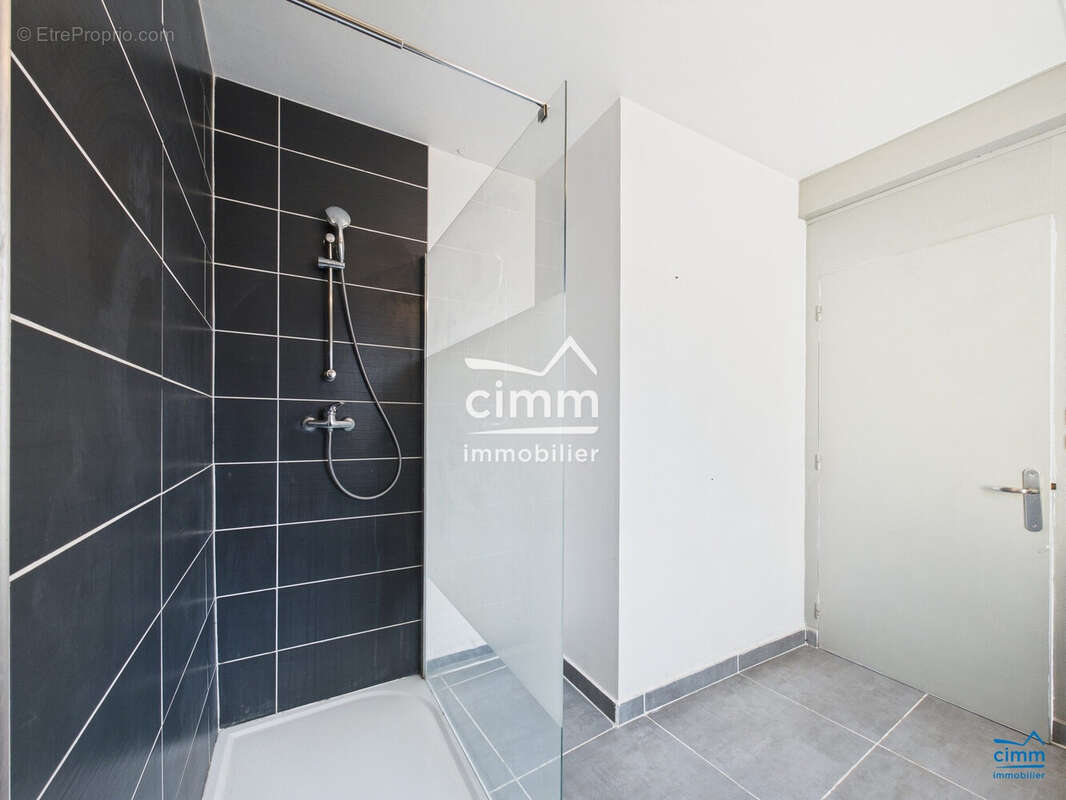 Maison à LONGUE-JUMELLES