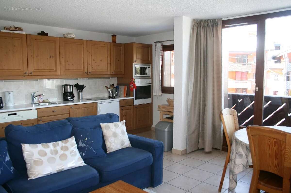 Appartement à MORILLON
