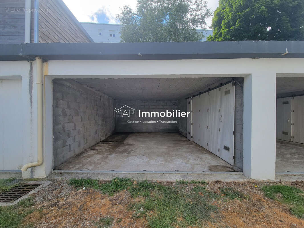 Parking à LANESTER